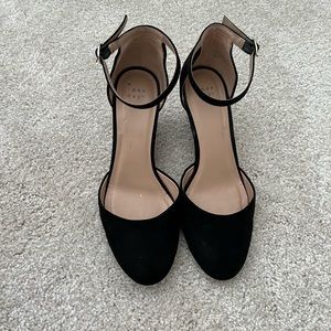 Black wedge heels